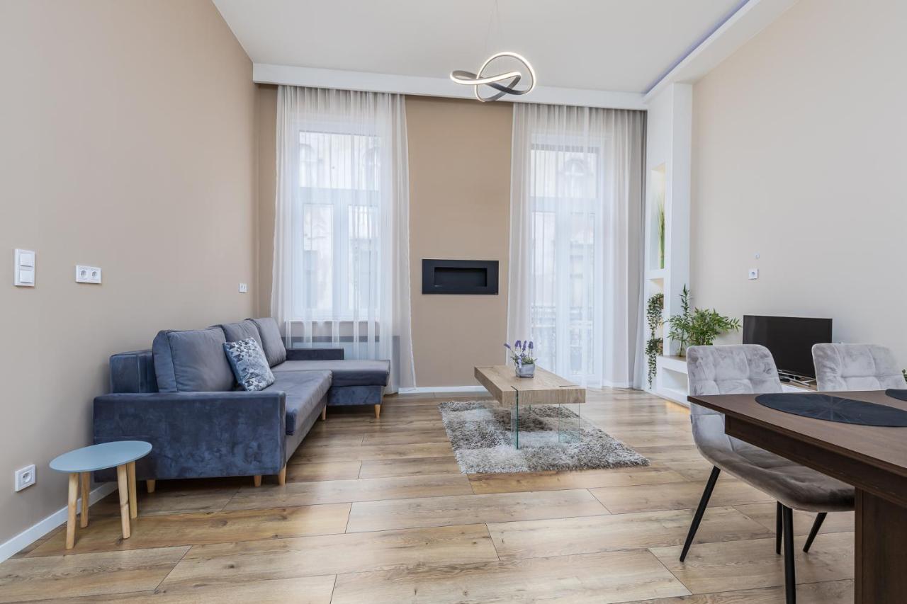 Csengery Deluxe Home With Balcony ブダペスト エクステリア 写真