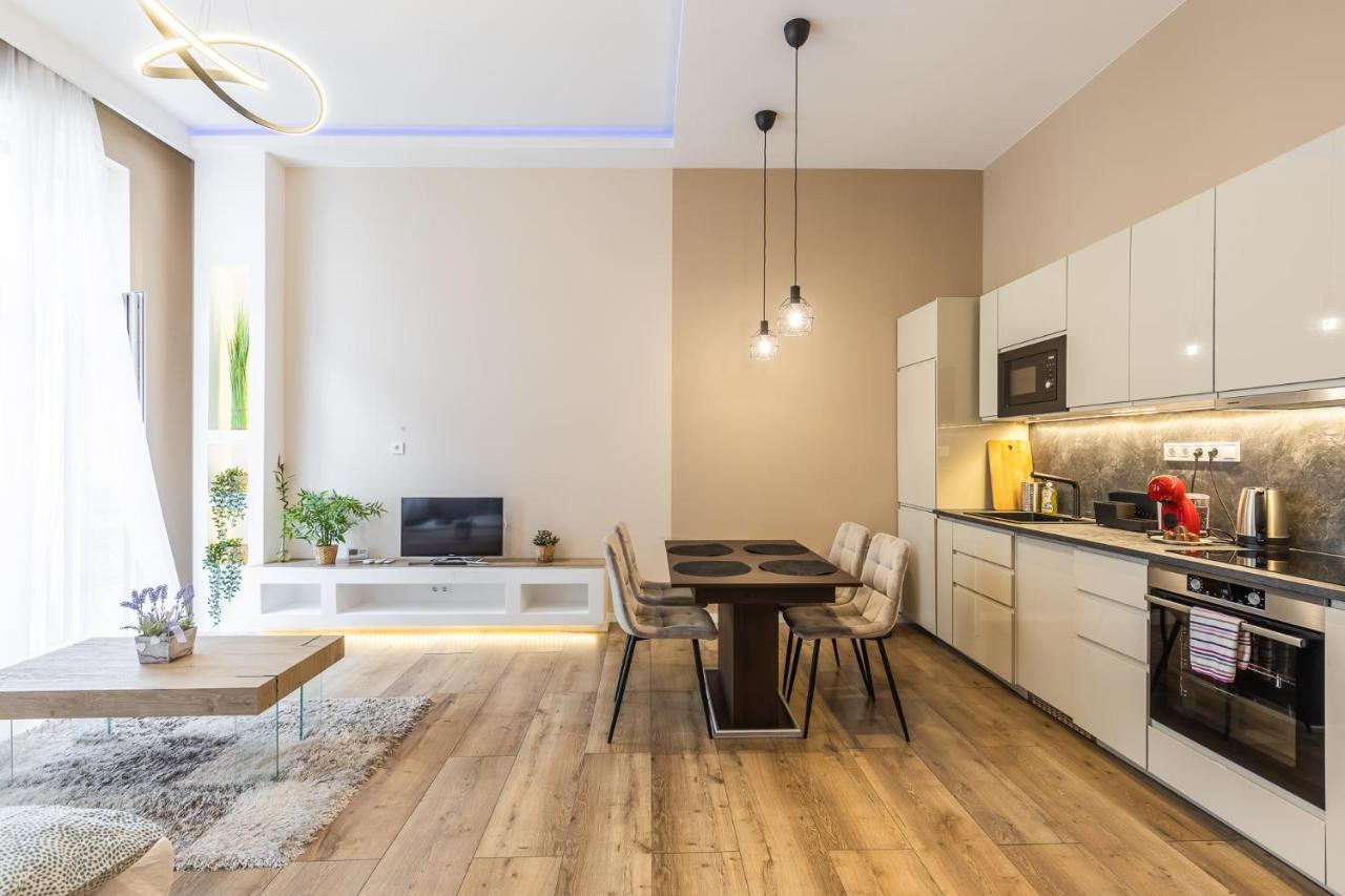 Csengery Deluxe Home With Balcony ブダペスト エクステリア 写真