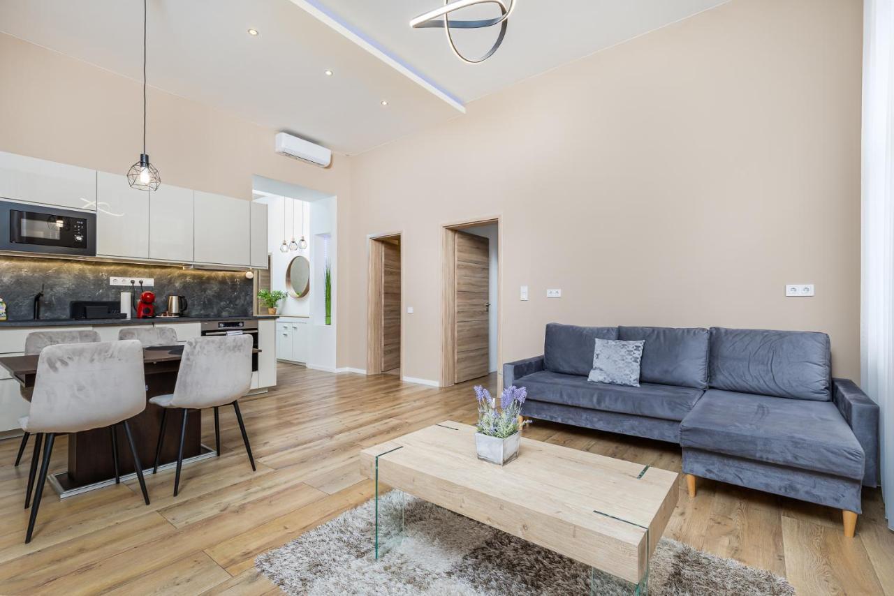 Csengery Deluxe Home With Balcony ブダペスト エクステリア 写真