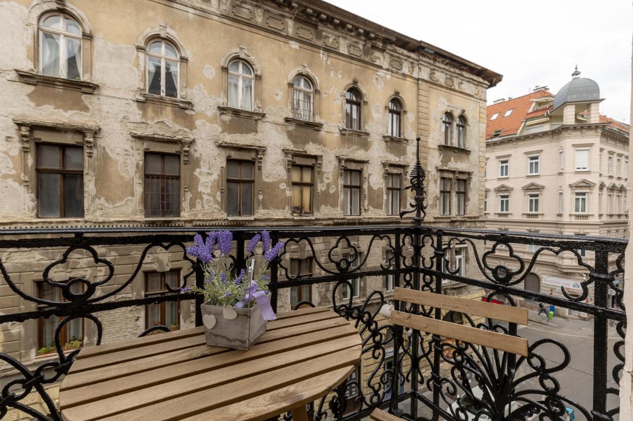Csengery Deluxe Home With Balcony ブダペスト エクステリア 写真